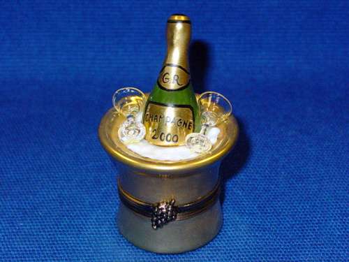 CHAMPAGNE IN GOLD BUCKET
